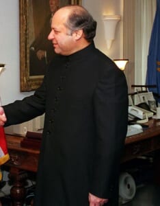 パキスタンでシャリフ氏が首相就任　取り組まなければならない課題とは?