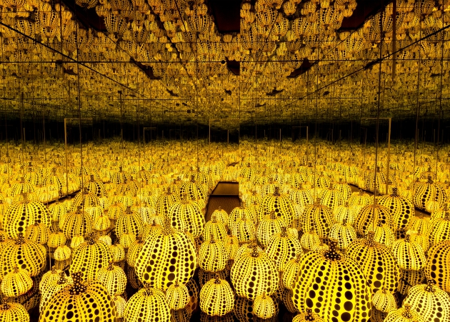 大盛況のカナダの草間彌生展 世界的「ドット」と現地をつないでほしい