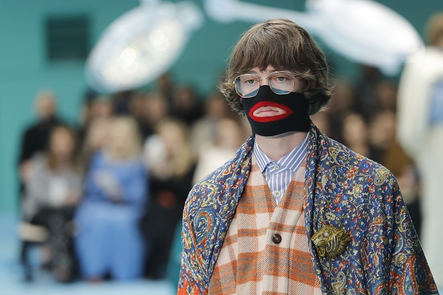 gucci セーター セール 人種差別