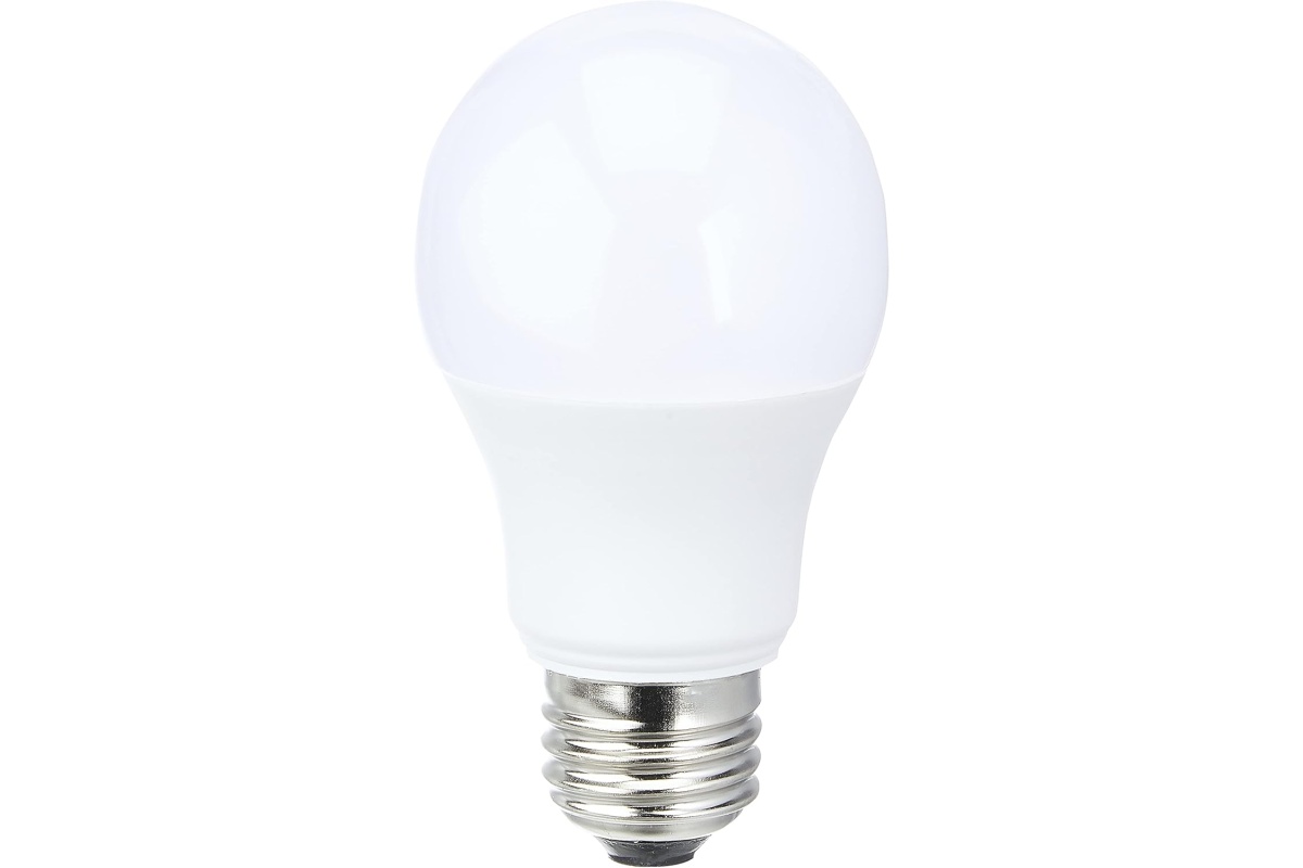 省エネでも部屋を明るくしたいなら？ アイリスオーヤマのLED電球を見て
